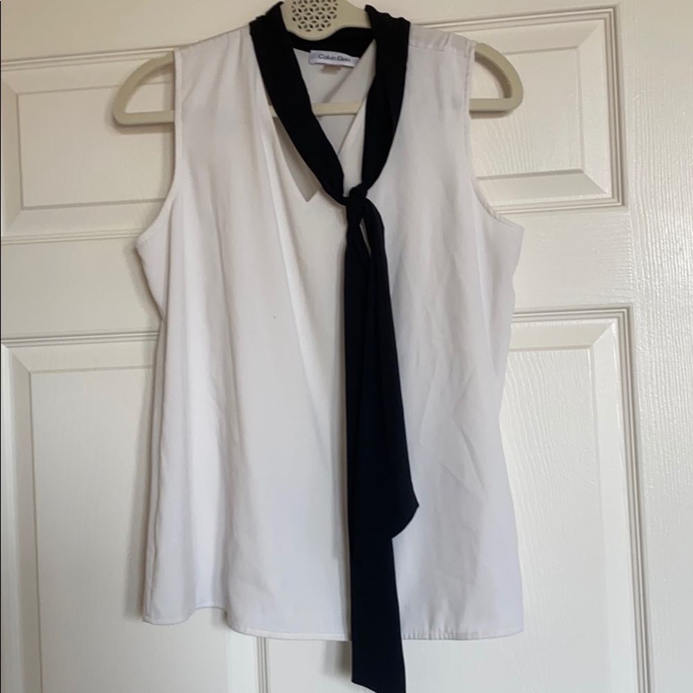Women’s medium Calvin Klein blouse euc white